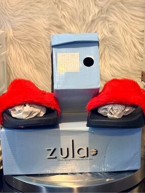Sz 6 Zula Red Faux Fur Slide Sandals